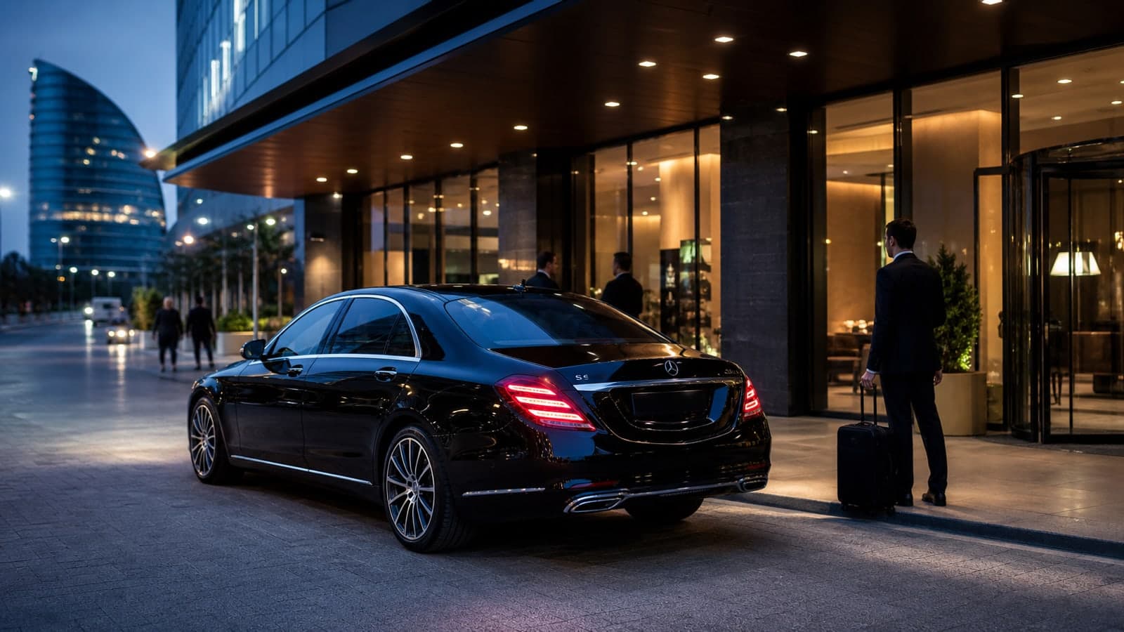 Mercedes de MeTransfers para La Mejor Opción de Roadshows financieros y de negocios Optimiza tus reuniones en Barcelona con un chófer a disposición